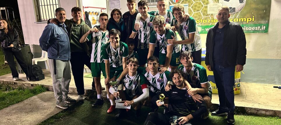 Calcio a 7: BM Team vince il 3° Missiva Pub. Ferrovia F.C, La Scepre Sanrimu e Porta a Lucca vincono la coppa Silver e Bronze One e Two.  Tutti i premi di squadra e individuali e le foto.